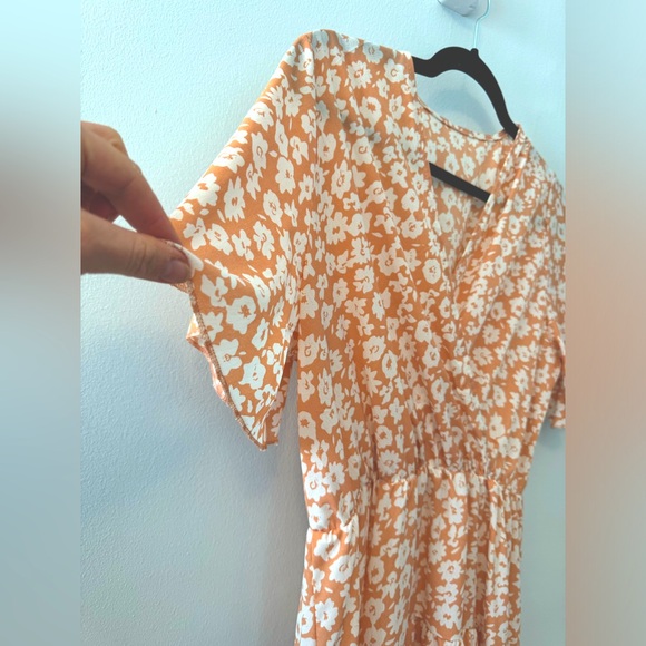 NWOT Peach Floral Tiered Midi Dress - M - Picture 8 of 12